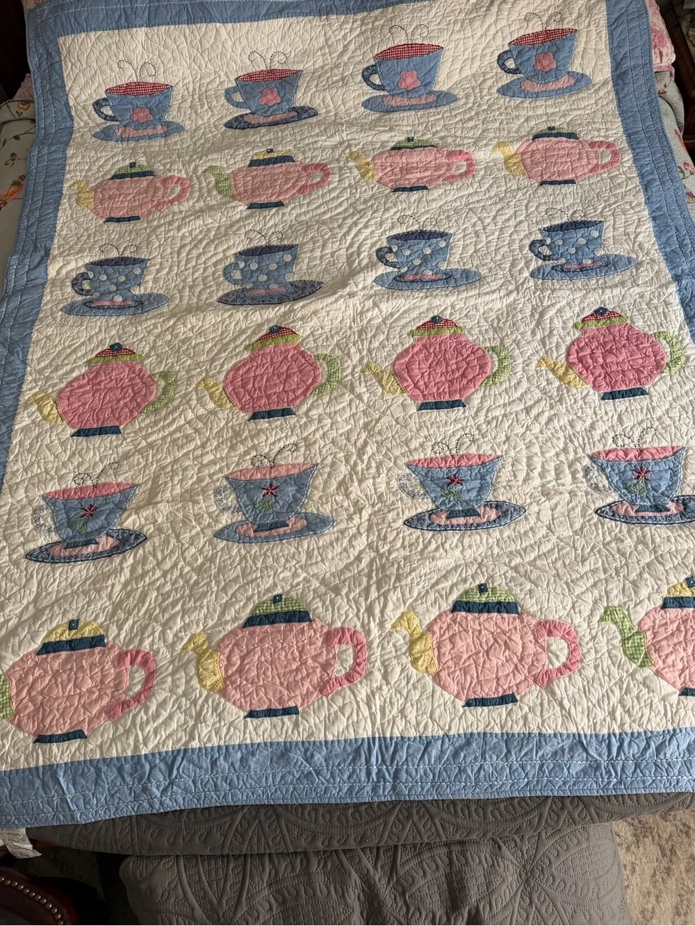 Pottery Barn Kids Pink and Blue Tea Cup & Teapot Quilt - Picture 1 of 9